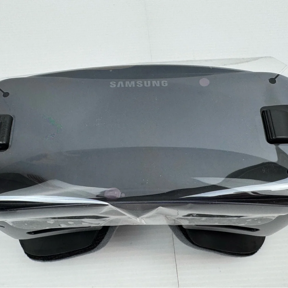 Samsung Gear VR & Controller SM-R324 in Box Galaxy S10+, S10, S9, S8, Note9 NIB